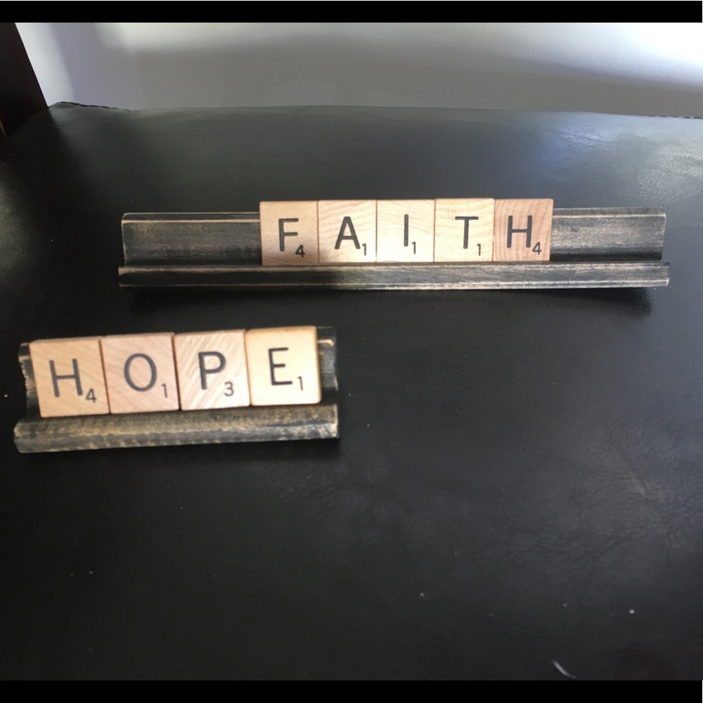 “Faith” “Hope” wood letter decorations for shelf